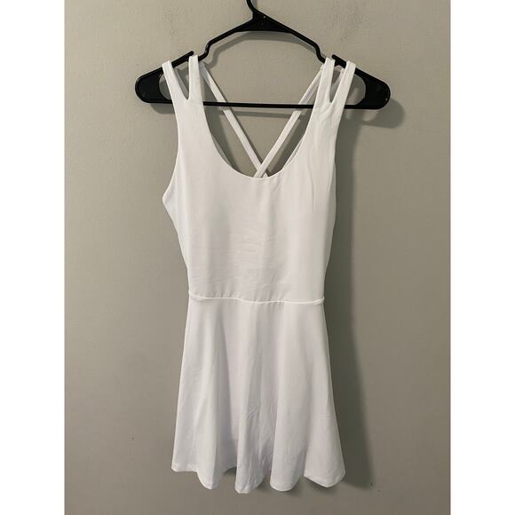 New Fabletics Boost Performance Dress Size Medium Short - Picture 1 of 3
